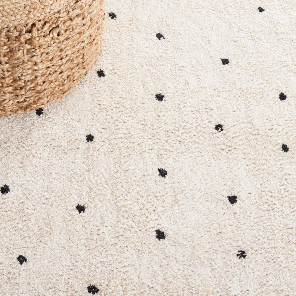 5' x 8' Polka Dots Area Rug H2247