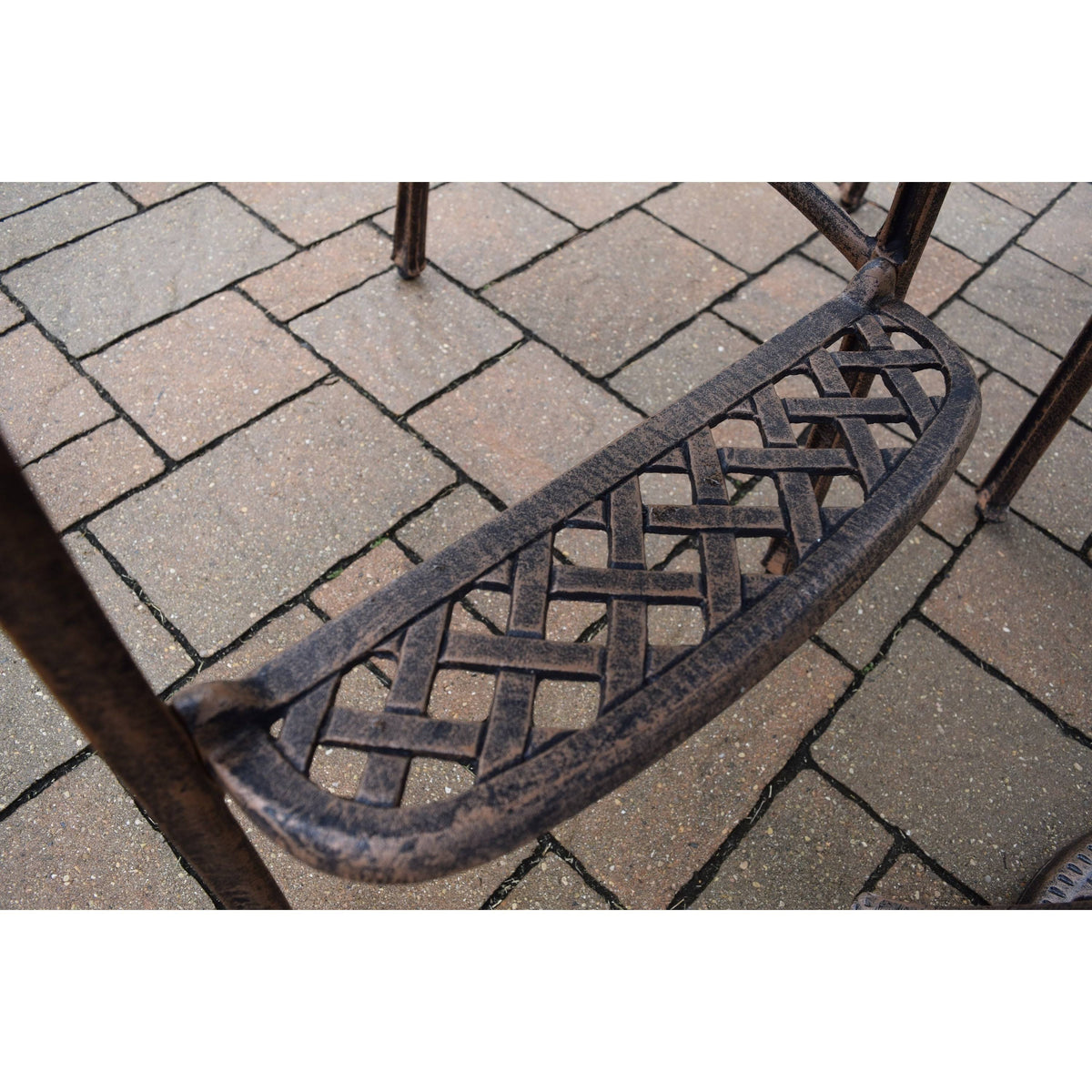 Cast Aluminum Bar Stool with Foot Rest B73487