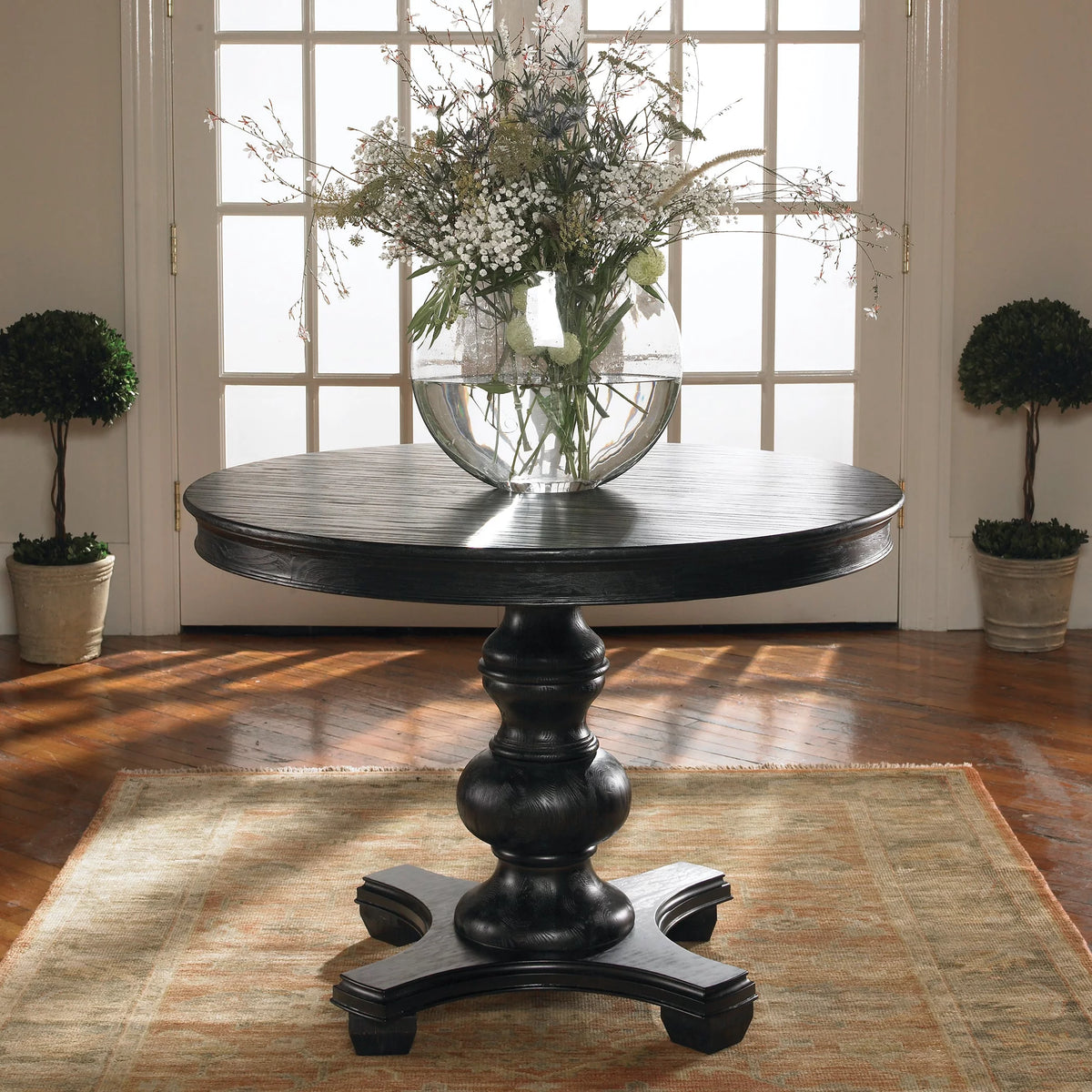 Round Table M71256