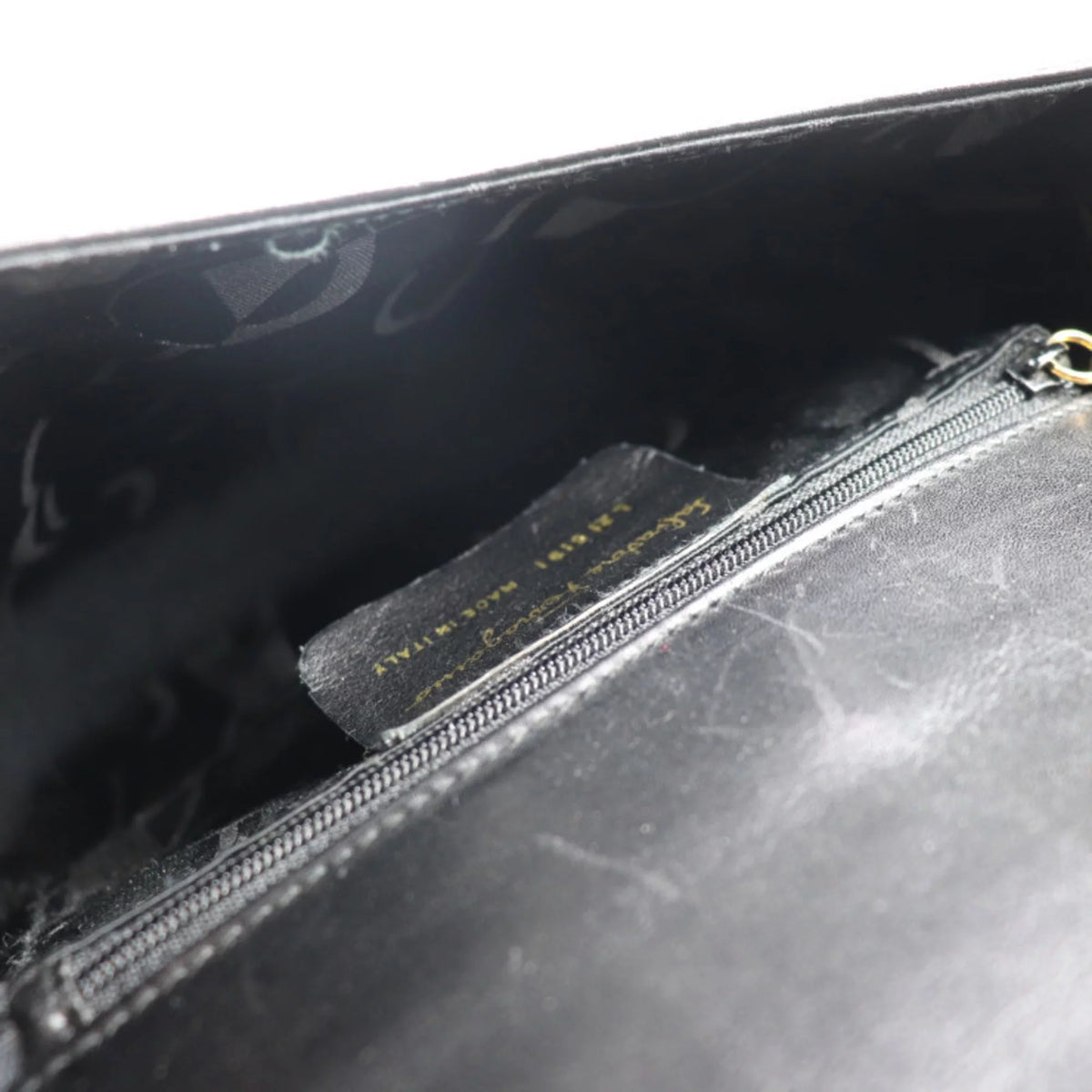 Pre-Owned Leather Shoulder Bag I466