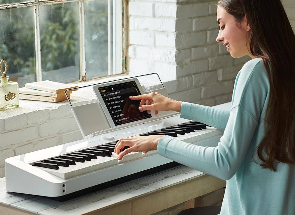 88-Key Black Digital Piano Q584