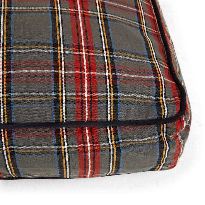 Plaid Dog Bed E331695