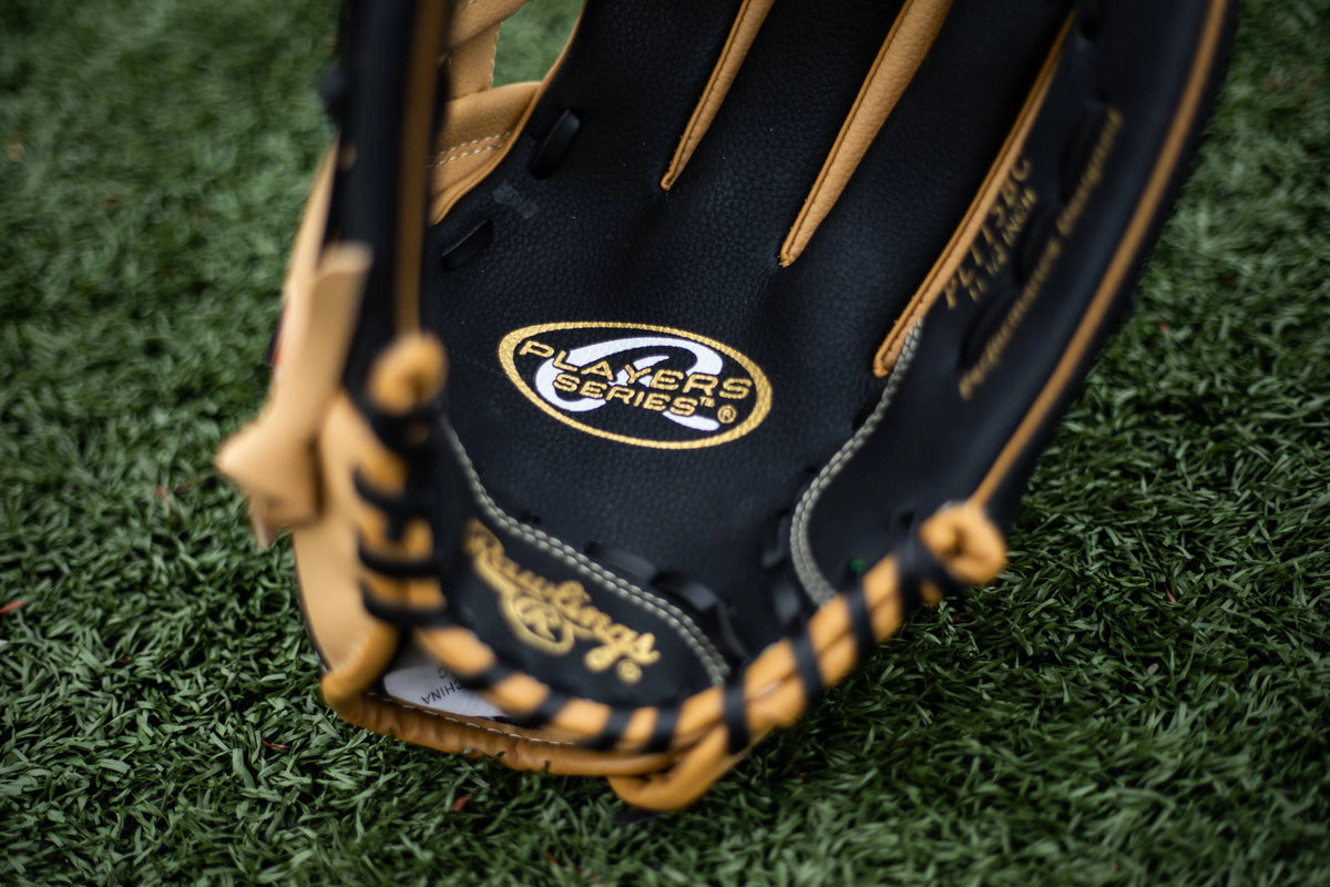 11.5-inch Glove Right Hand Throw P3740